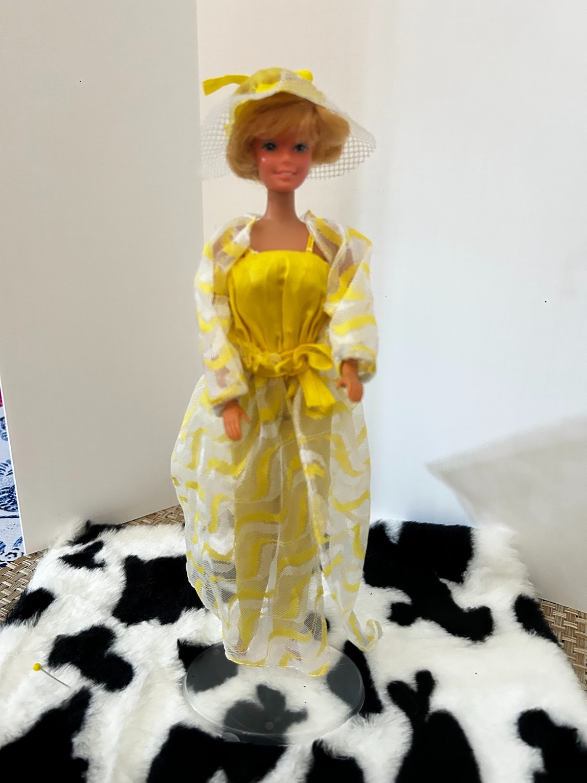 Vintage 1978 Barbie Doll in Yellow & White PRETTY CHANGES #2598 SUPERSTAR