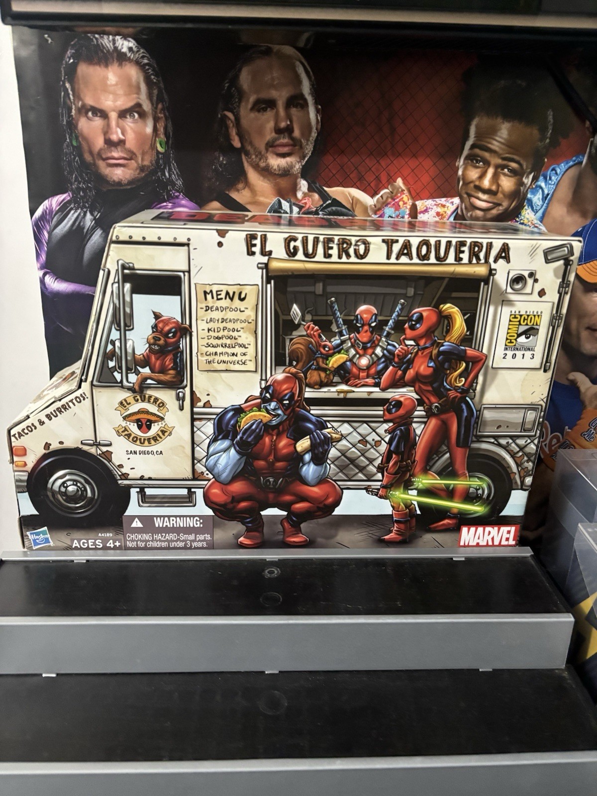 SDCC 2013  Exclusive Marvel Universe Deadpool Corps Taco Truck Figure