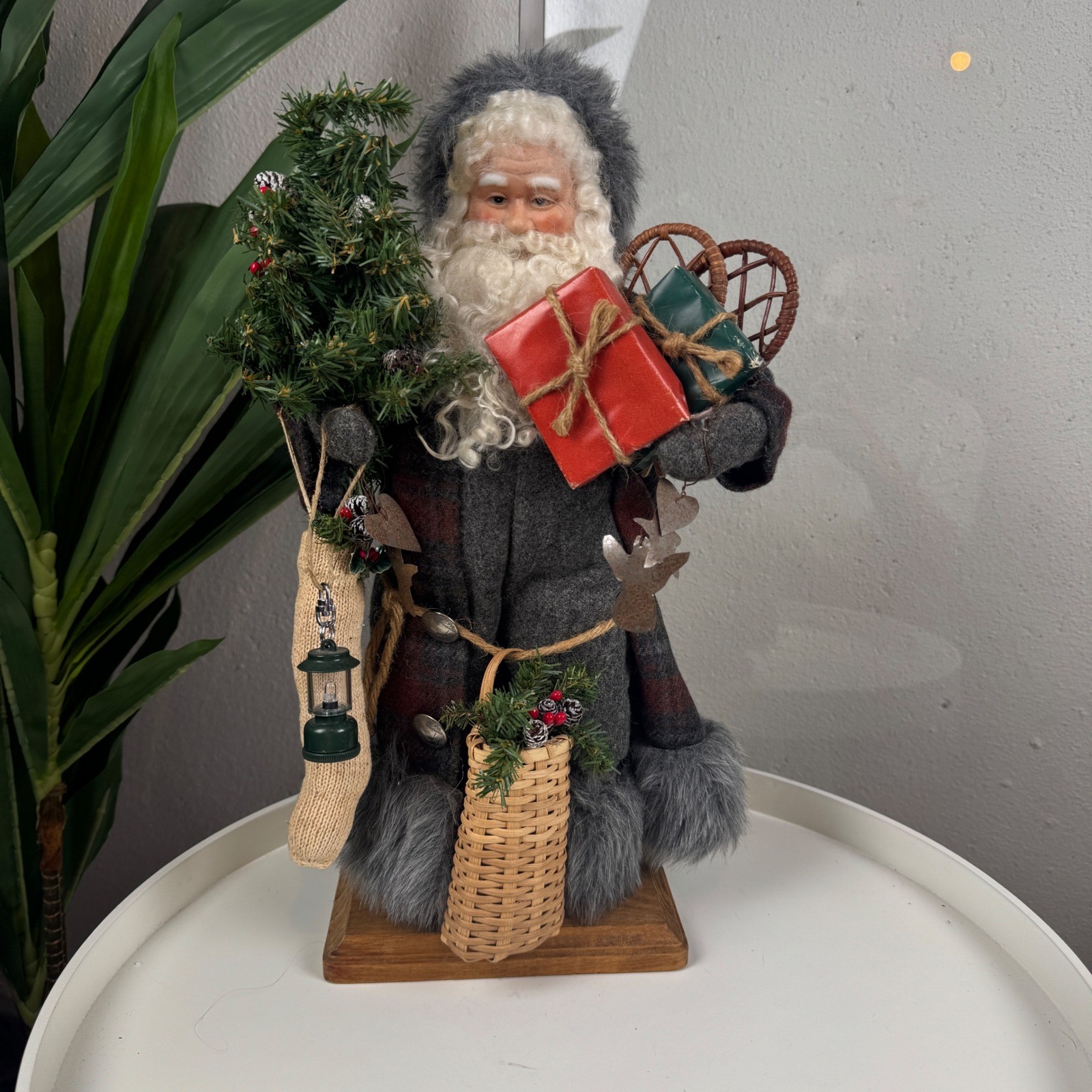 Vintage Handcrafted Rustic Woodland Santa Figurine Xmas Plaid Faux Fur Trim 16\