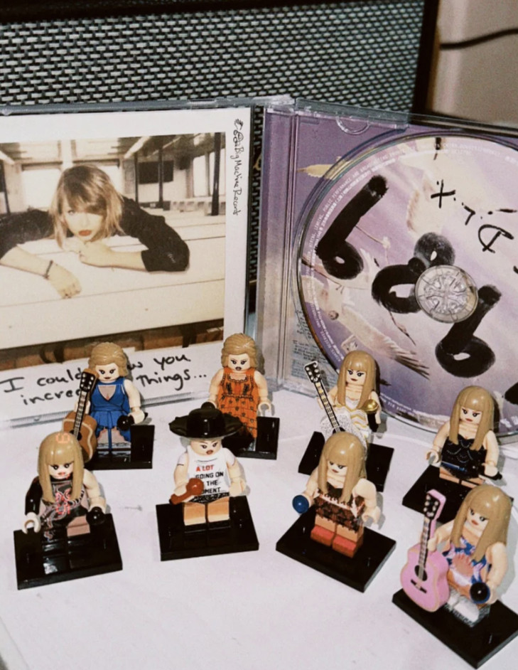 Taylor Swift Eras Tour Pop Singer Minifigures Lot Of 8 New Sealed