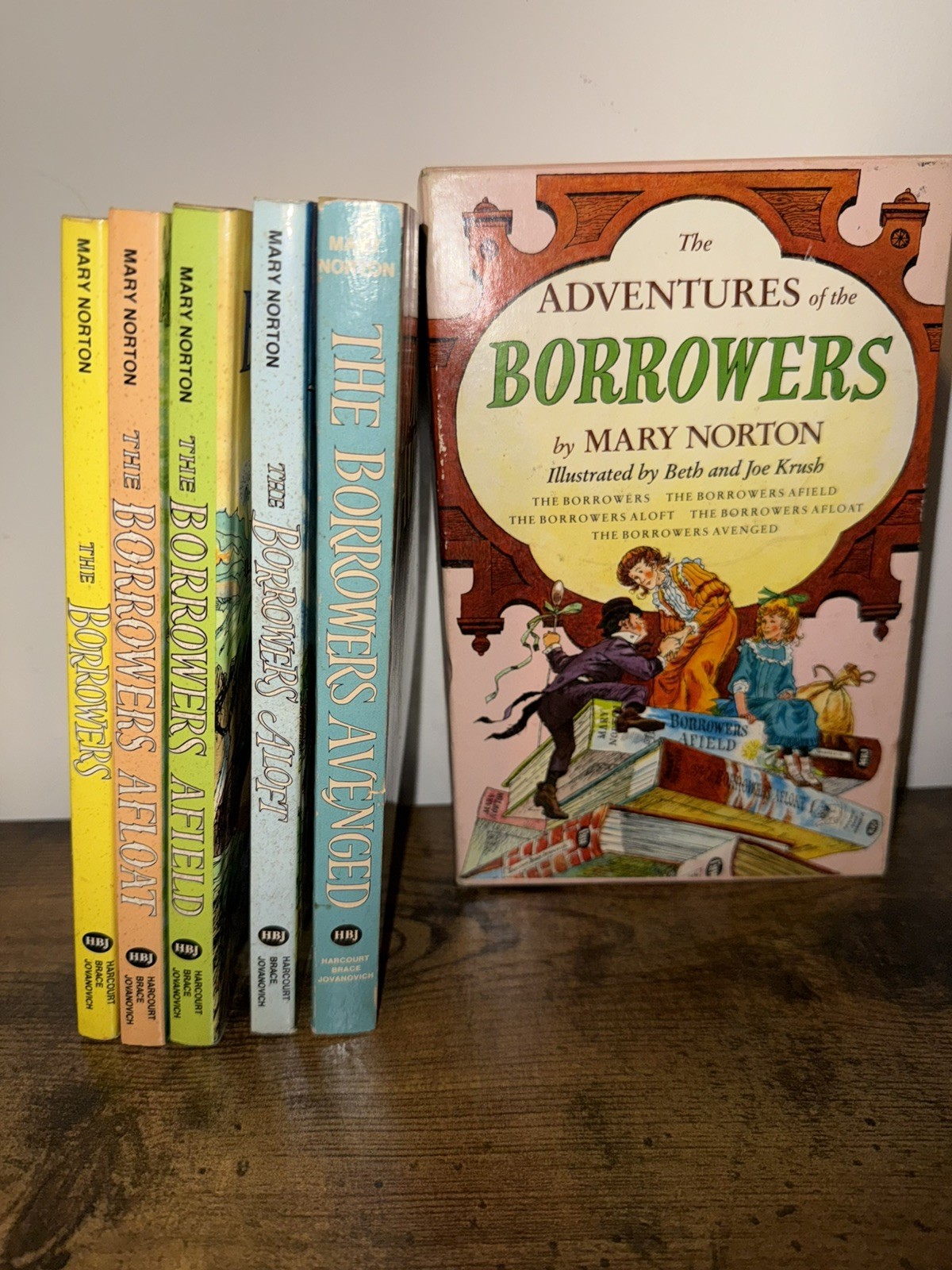 The Borrowers Mary Norton Complete 5 Book Box Set 1986 Voyager HBJ Vintage