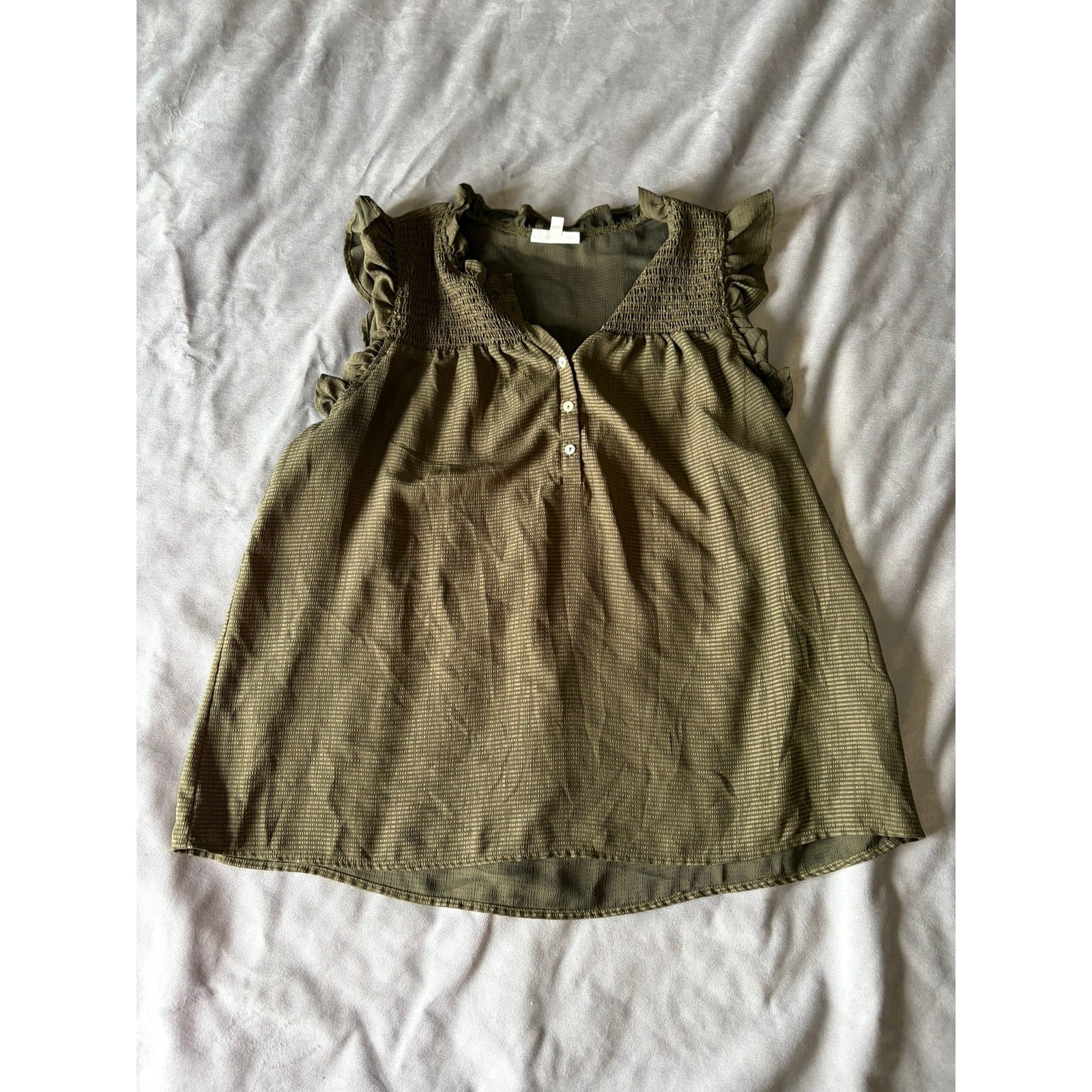Studio B by Bobeau Olive Green Smocked Ruffle Henley Sleeveless Blouse XL Studio B by Bobeau Olive Green Smocked Ruffle Henley Sleeveless Blouse XL
