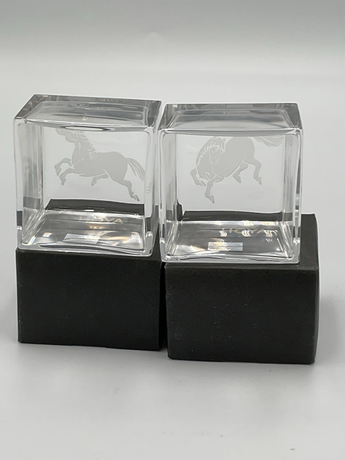 Vintage Hoya Crystal Rearing Horse Paperweight With Original Box, Japan, 2x2x1.5 Vintage Hoya Crystal Rearing Horse Paperweight With Original Box, Japan, 2x2x1.5