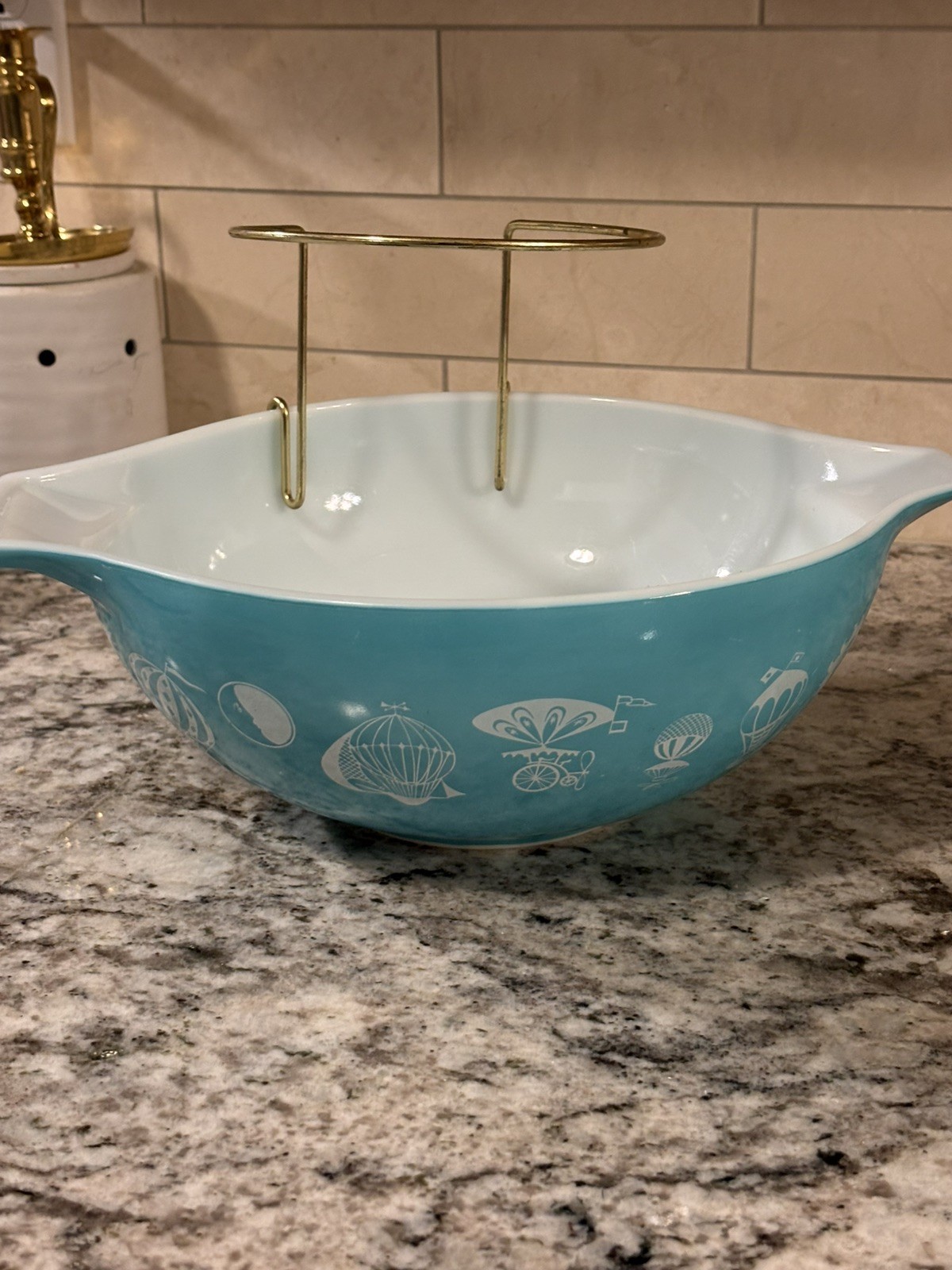 Rare 1958 Pyrex Cinderella Hot Air Balloons Turquoise Bowl 4 Qt  W/ Dip Bracket