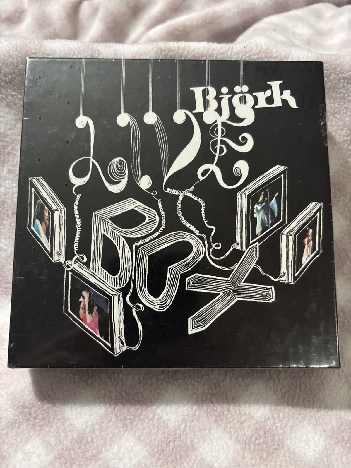The Live Box: 1993-2002 [Box] by Björk - Livebox - 4 CDs, 1 DVD, Book - Bjork