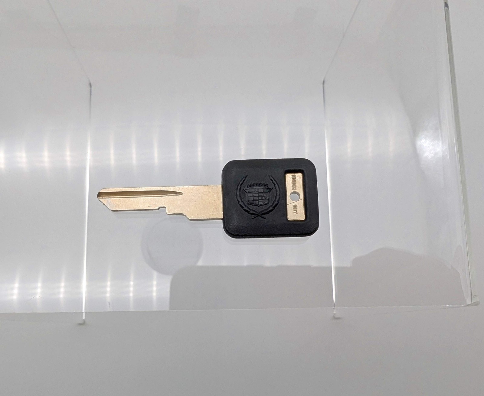 1987 to 1988 Cadillac Allante Ignition Key Blank Original w/ Crest Briggs 593989 1987 to 1988 Cadillac Allante Ignition Key Blank Original w/ Crest Briggs 593989