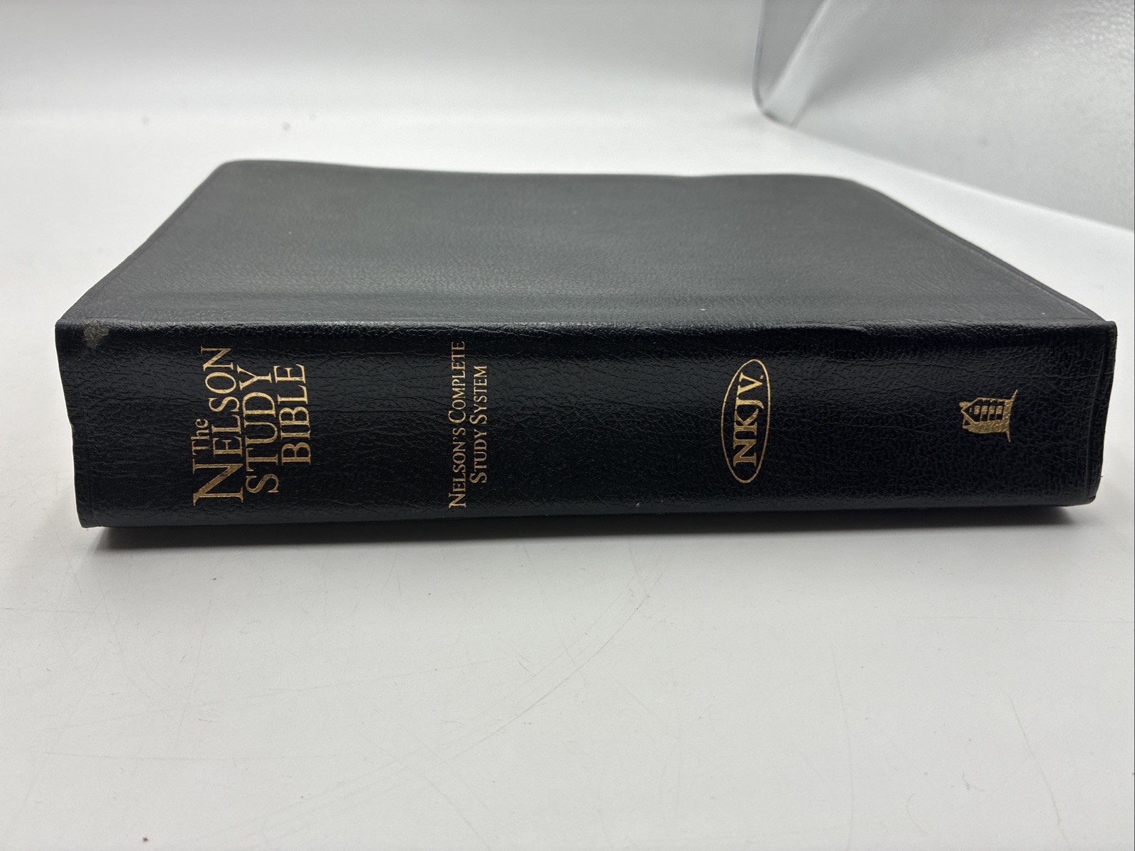 Nelson Study Bible NKJV with Nelson\'s Complete Study System by Earl D. Radmacher