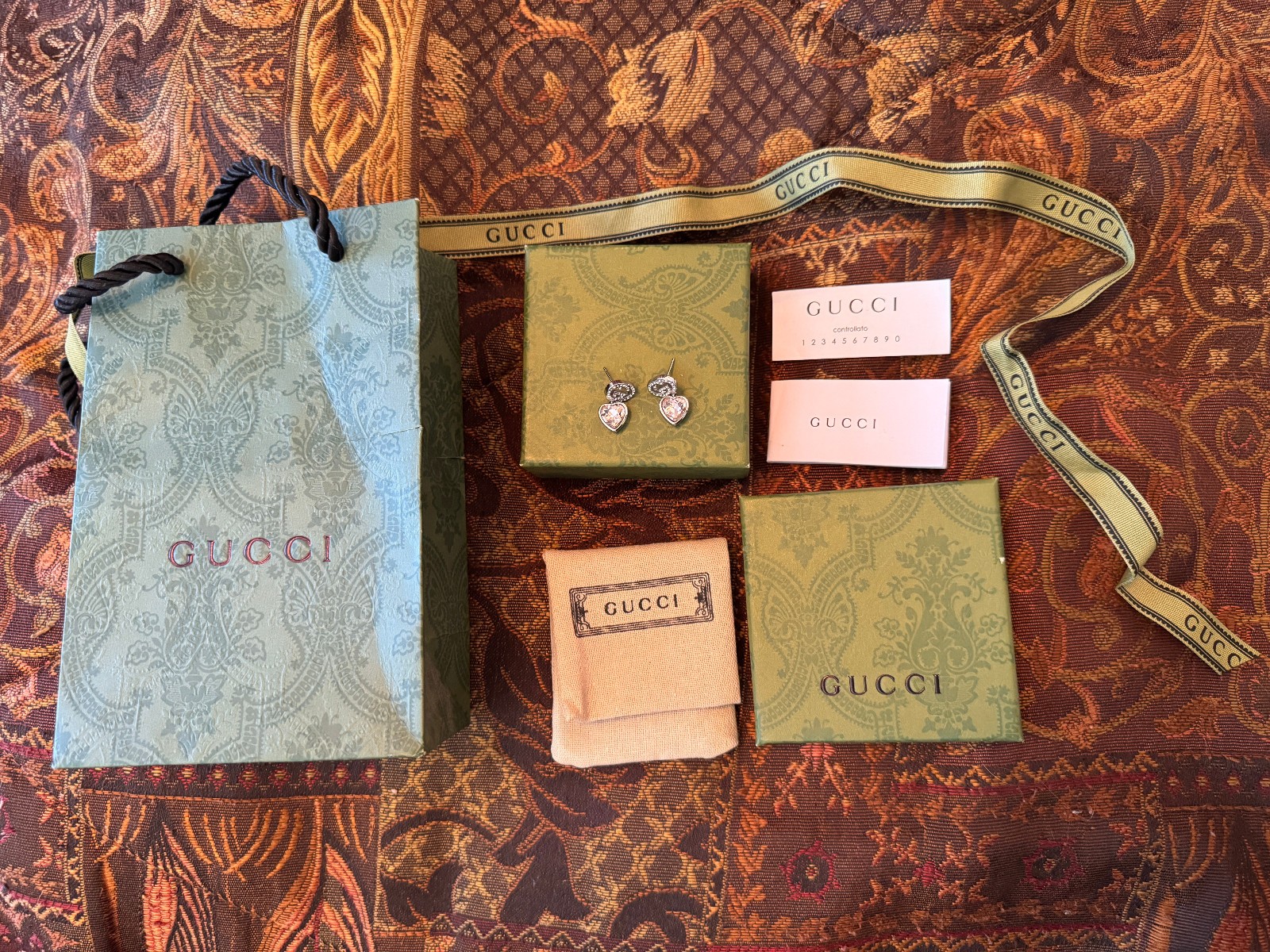 GUCCI TRADEMARK LOGO Silver GG Earrings Dangling PINK Crystal HEART