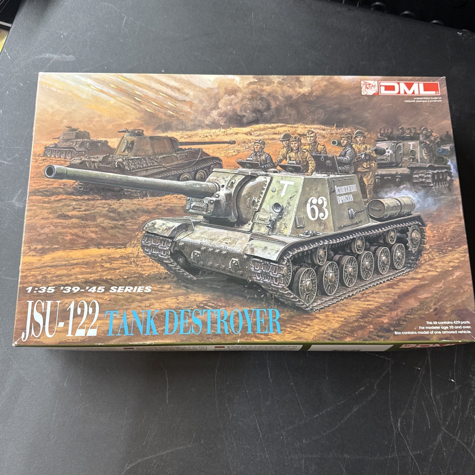 Dragon\\DML JSU-122 Tank Destroyer. 1/35. #6013.