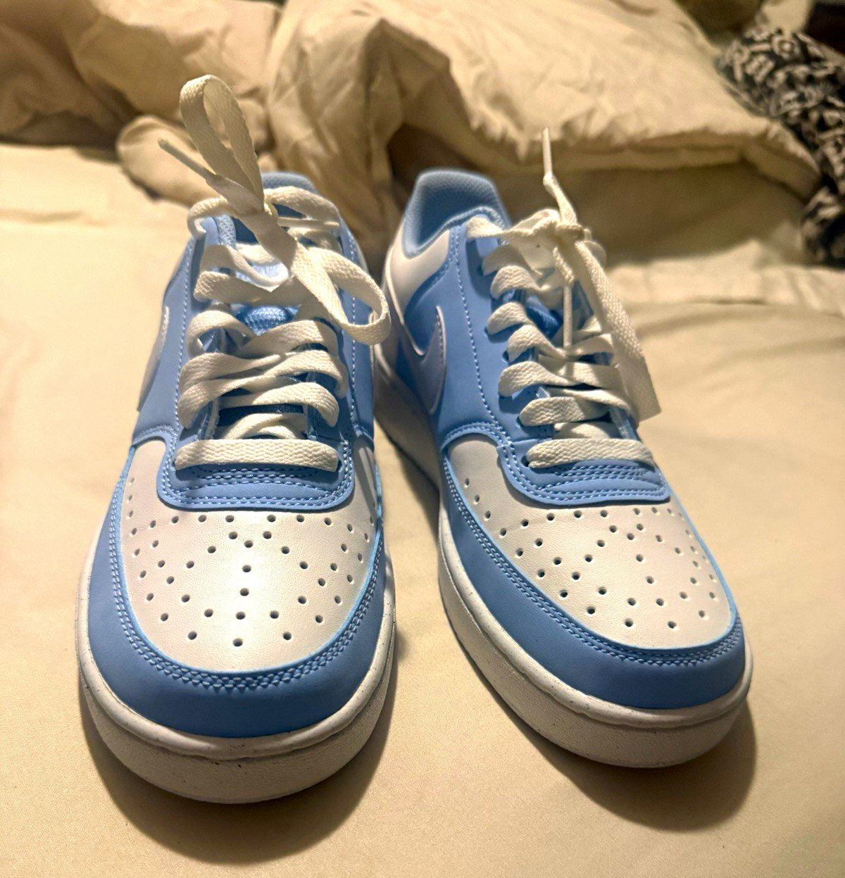 Nike Unisex Low Top Leather Colorblock Sneakers Light Blue/White Lace-Up Nike Unisex Low Top Leather Colorblock Sneakers Light Blue/White Lace-Up