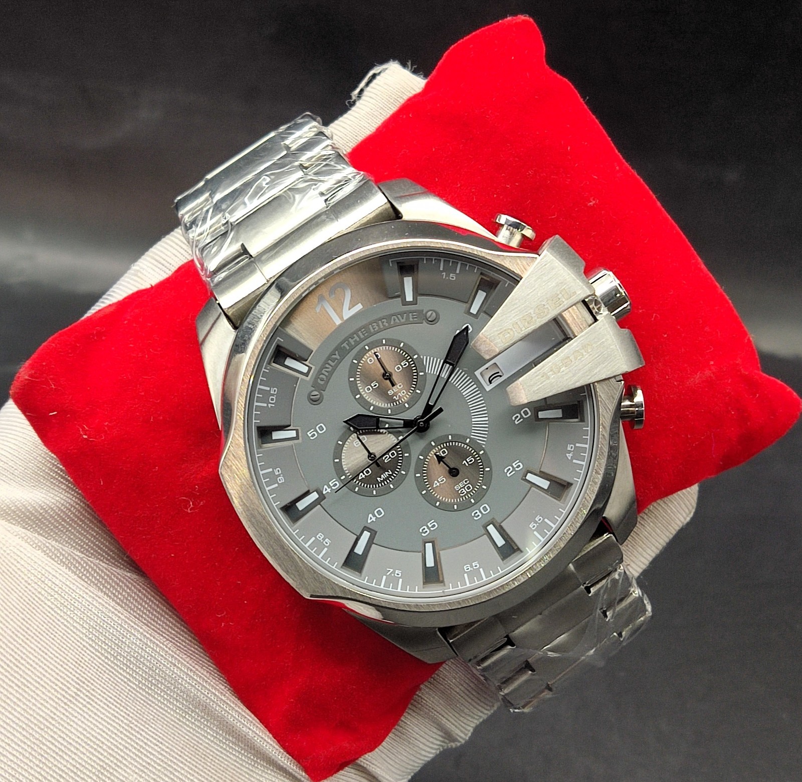 #Refurbished Diesel Only The Brave 10 Bar Silver Dial Analog Men\'s Wrist Watch