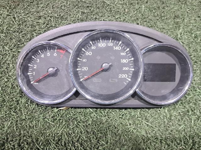 2010 Renault SM3 Instrument Cluster OEM 250450023R 2010 Renault SM3 Instrument Cluster OEM 250450023R