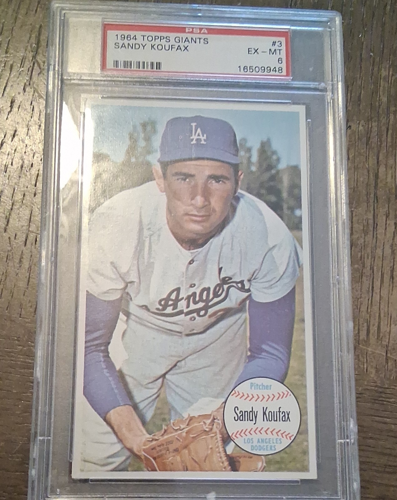1964 Topps Giants - Sandy Koufax #3 PSA Graded 6 EX-MT 1964 Topps Giants - Sandy Koufax #3 PSA Graded 6 EX-MT