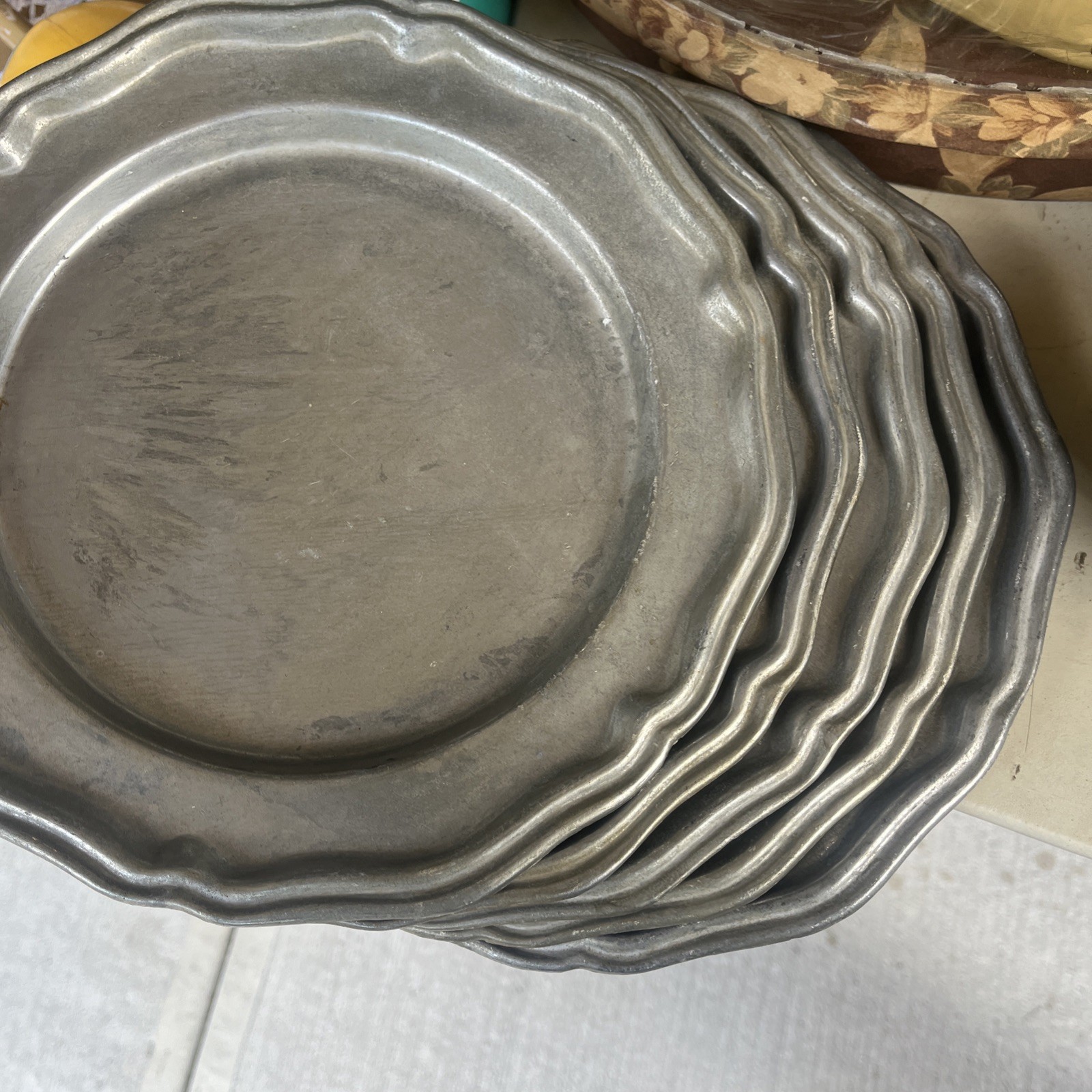 Vintage Crown-Castle Pewter Bread & Salad Dishes Vintage Crown-Castle Pewter Bread & Salad Dishes