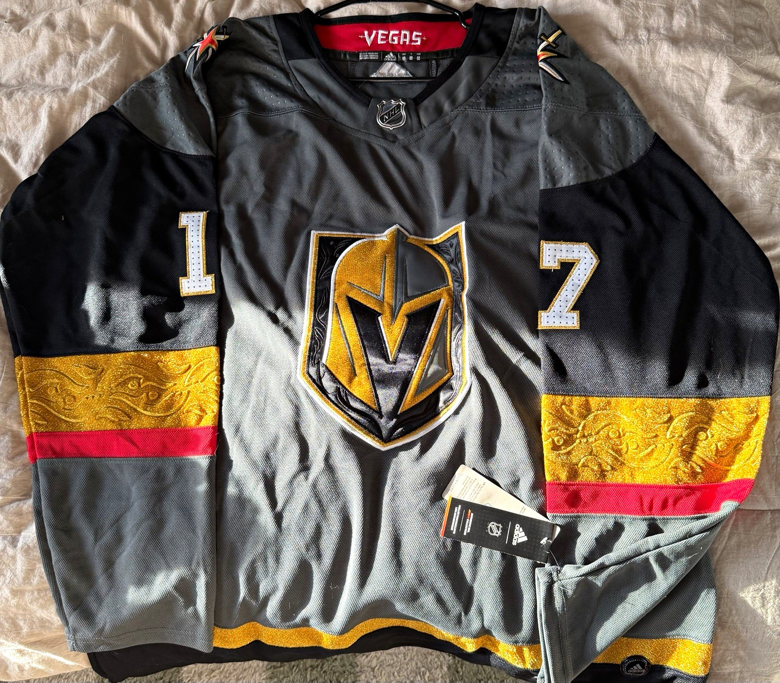 Adidas Vegas Golden Knights Vegas Strong #17 NHL Hockey Jersey Gray Size 60