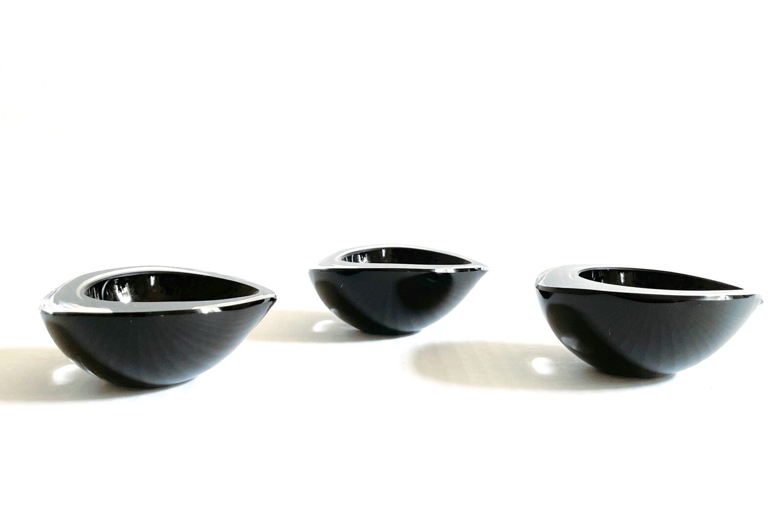 Signed Nuutajarvi Notsjo Kaj Franck Chestnut Bowls 3 Pcs. Black & Clear Glass
