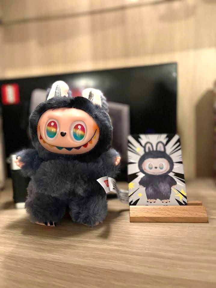 AUTHENTIC 100% GENUINE *ULTRA RARE SECRET* LABUBU “BIG INTO ENERGY” – ID