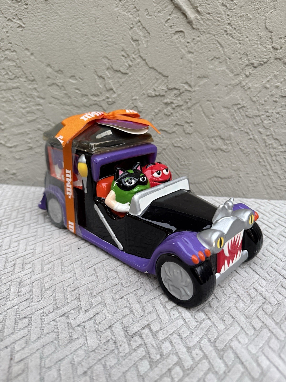 **RARE**     M&M\'S  HALLOWEEN  HEARSE CANDY DISH-   BRAND NEW - STILL SEALED