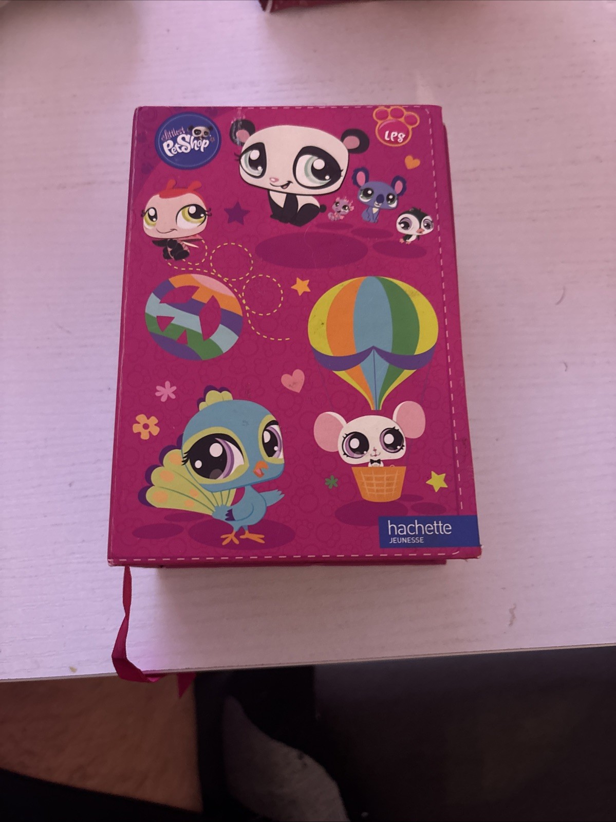 Littlest Pet Shop Collector Postcard Box - 96 Cards Included - Rare 2010 Hasbro Littlest Pet Shop Collector Postcard Box - 96 Cards Included - Rare 2010 Hasbro