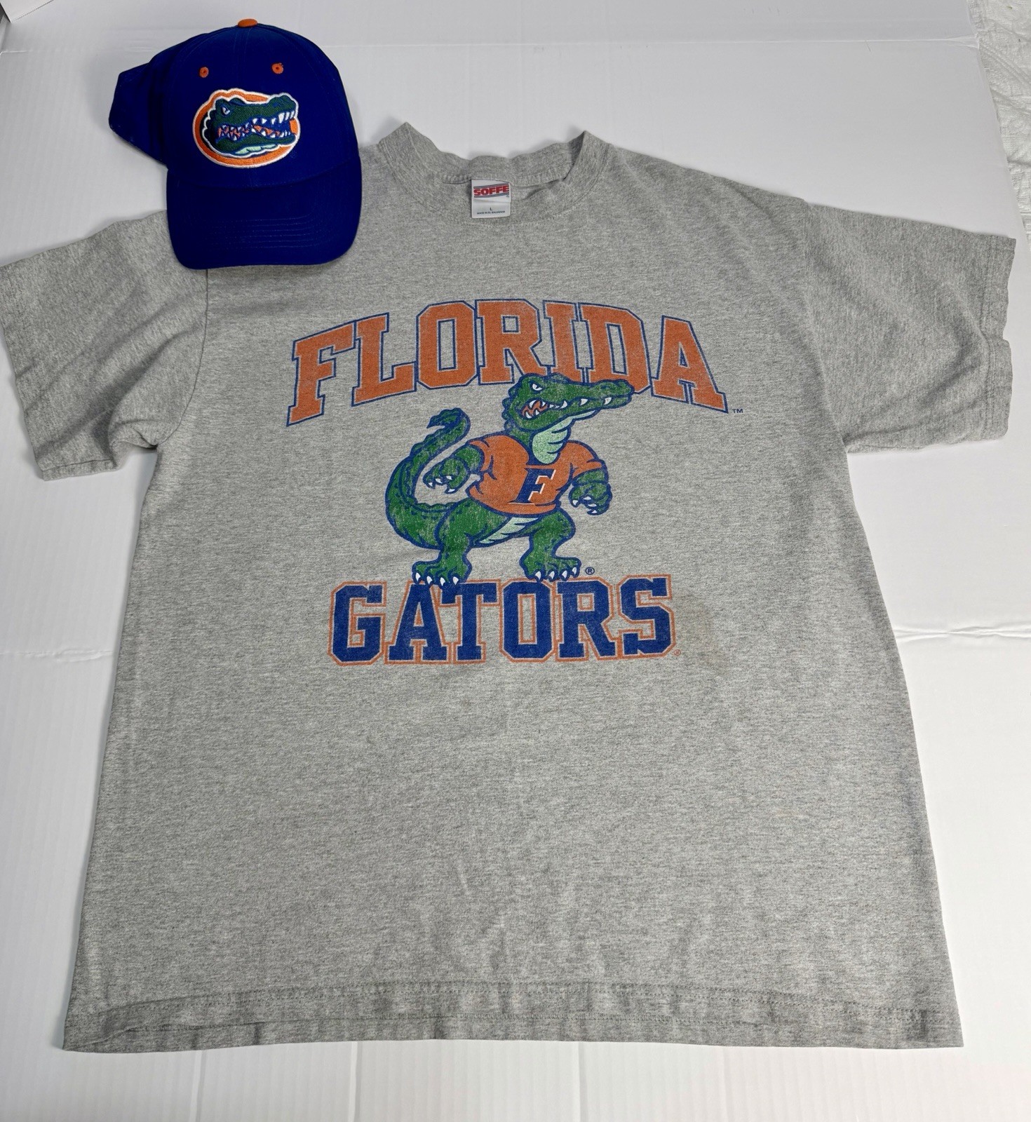 Florida Gators Soffe T-Shirt Large & Adjustable Collegiate Hat Set NCAA Florida Gators Soffe T-Shirt Large & Adjustable Collegiate Hat Set NCAA