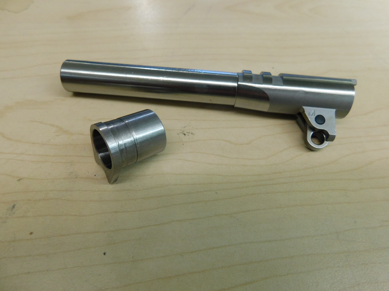 REMINGTON 1911 BARREL (REMB11) 45ACP 5IN MATCH STS UNRAMPED W/ Bushing (R243) REMINGTON 1911 BARREL (REMB11) 45ACP 5IN MATCH STS UNRAMPED W/ Bushing (R243)