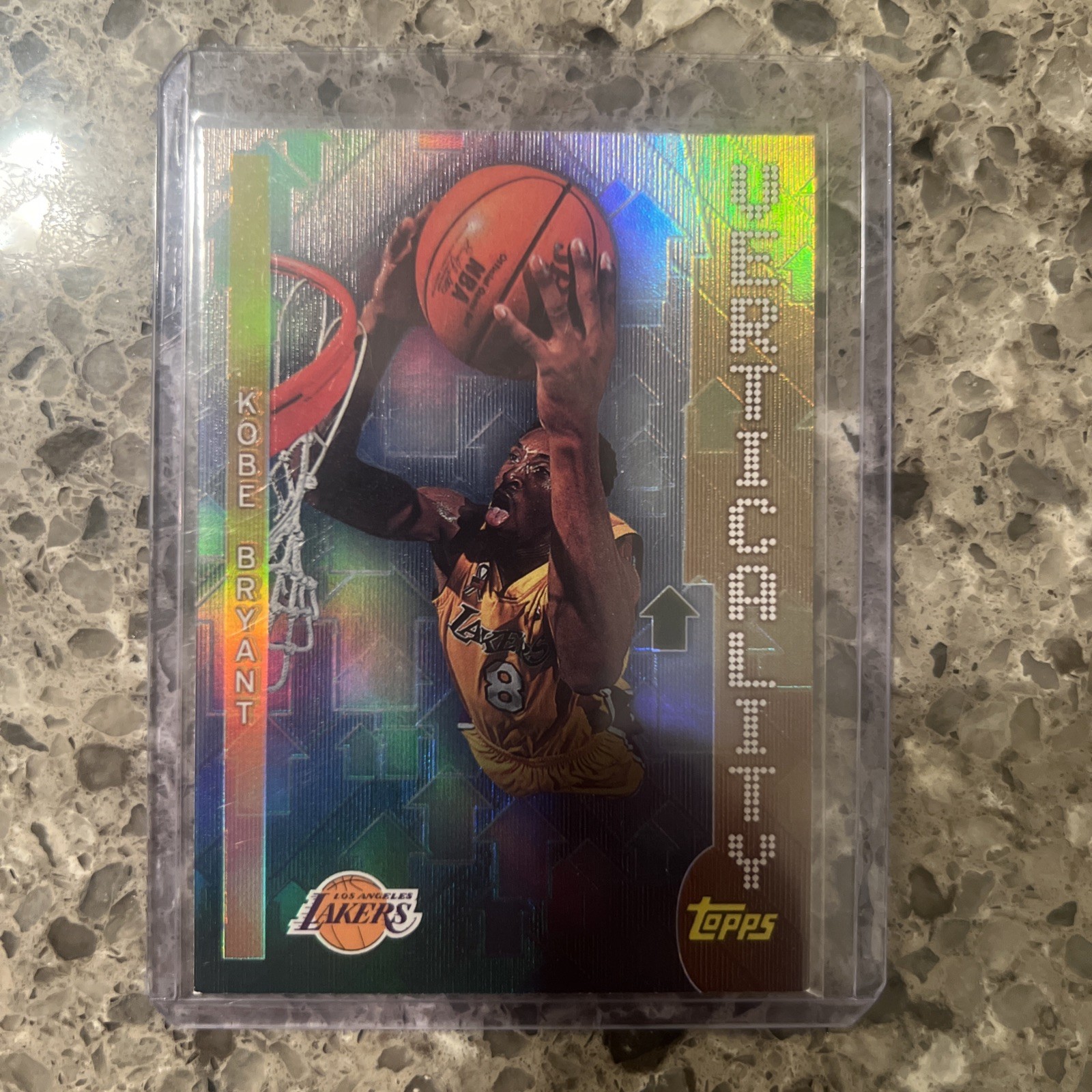 Kobe Bryant 2002-03 Topps Verticality #V5