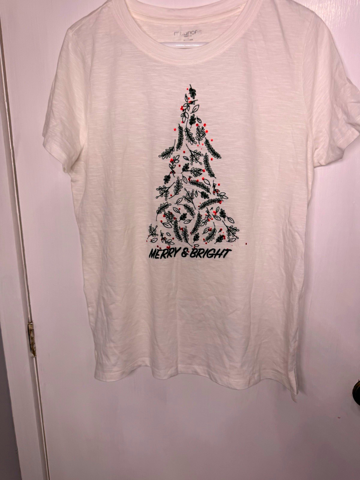 maurices White Graphic Print Crew Neck Embroidered Short Sleeve T-Shirt M maurices White Graphic Print Crew Neck Embroidered Short Sleeve T-Shirt M