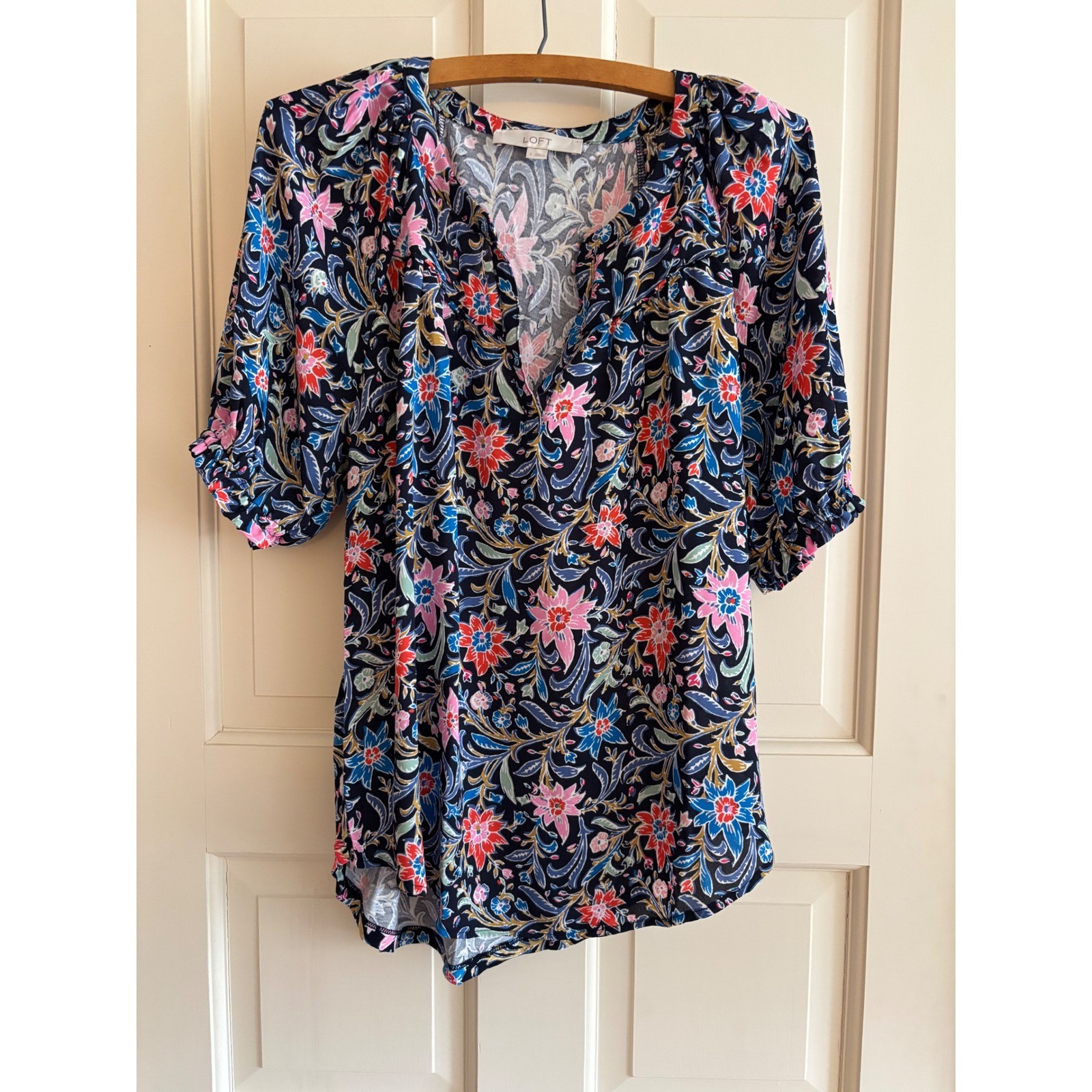 LOFT Womens Small Navy Blue Floral Split Neck Short Puff Sleeve Blouse Top S