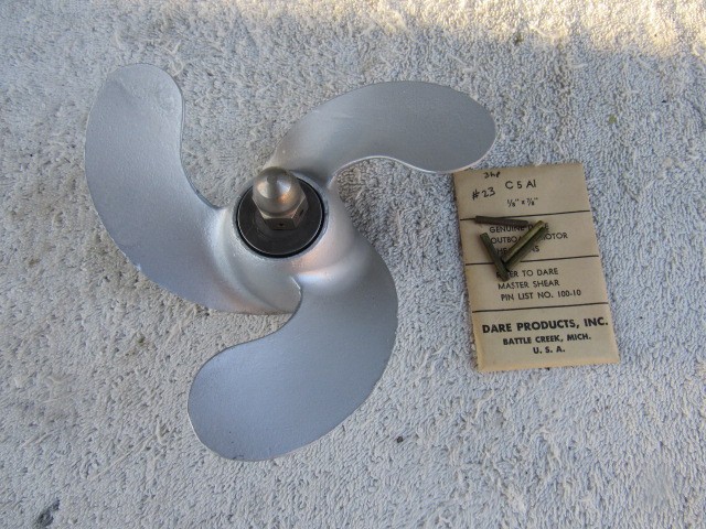 Evinrude Johnson antique outboard motor 3hp propeller 1952-55 Lightwin + JW-10 Evinrude Johnson antique outboard motor 3hp propeller 1952-55 Lightwin + JW-10