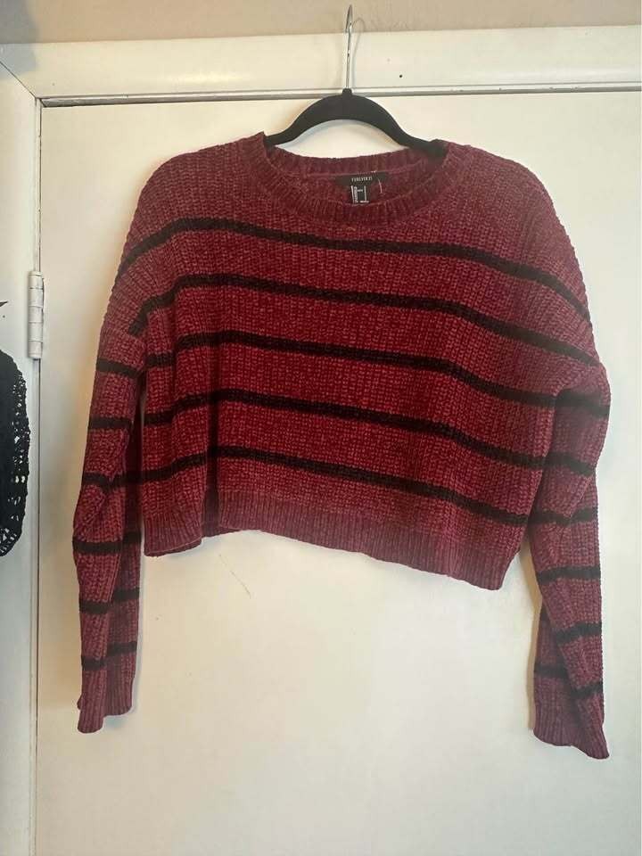 Forever 21 Striped Cropped Chenille Sweater women’s small Forever 21 Striped Cropped Chenille Sweater women’s small