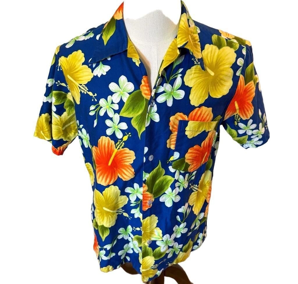 Vintage Hukilau Fashions Honolulu Blue Hibiscus Floral Short Sleeve Aloha Shirt Vintage Hukilau Fashions Honolulu Blue Hibiscus Floral Short Sleeve Aloha Shirt