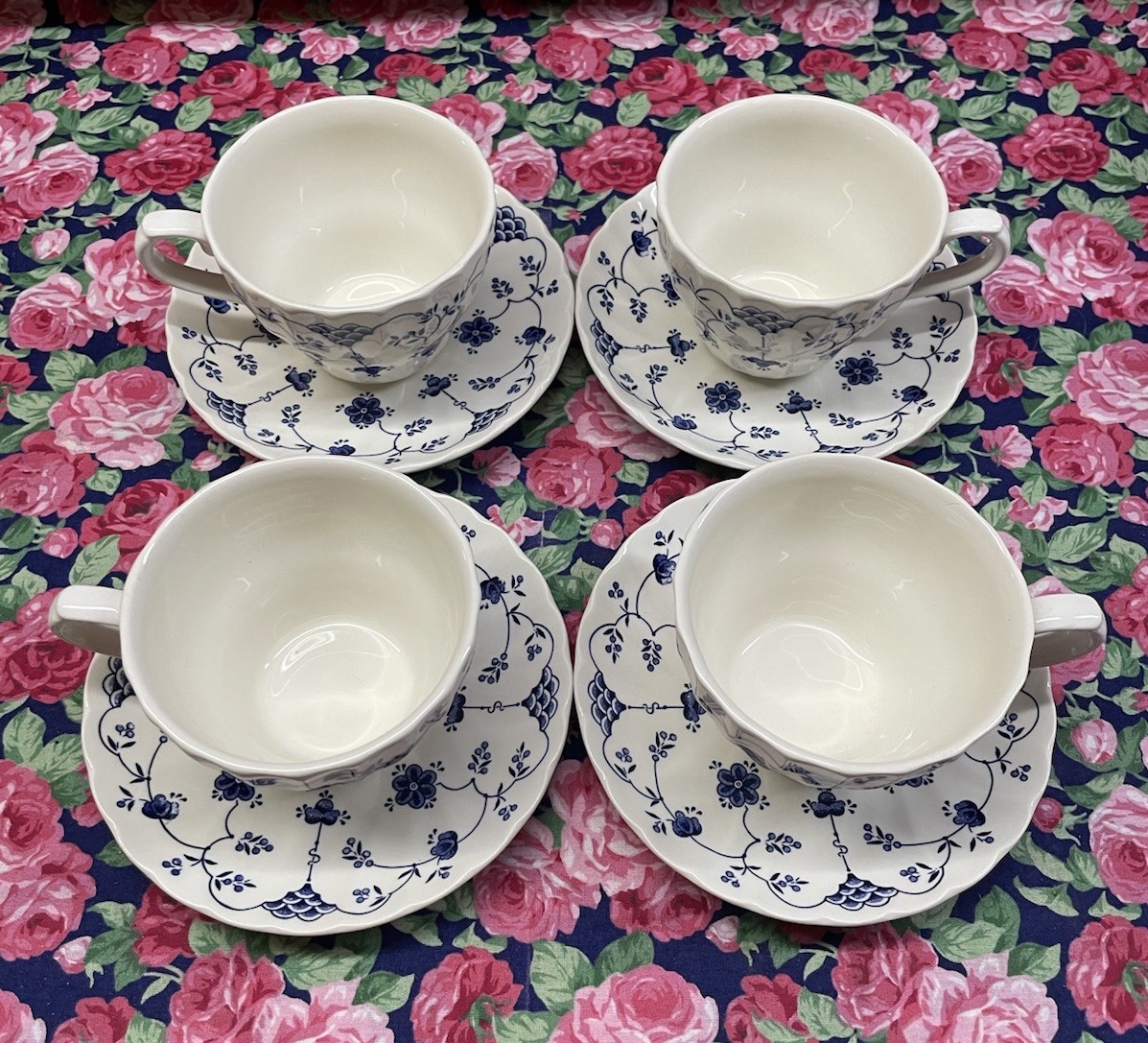 Vintage Churchill England Finlandia Pattern  Teacup/Mug & Saucer Set Of 4 (8pc)