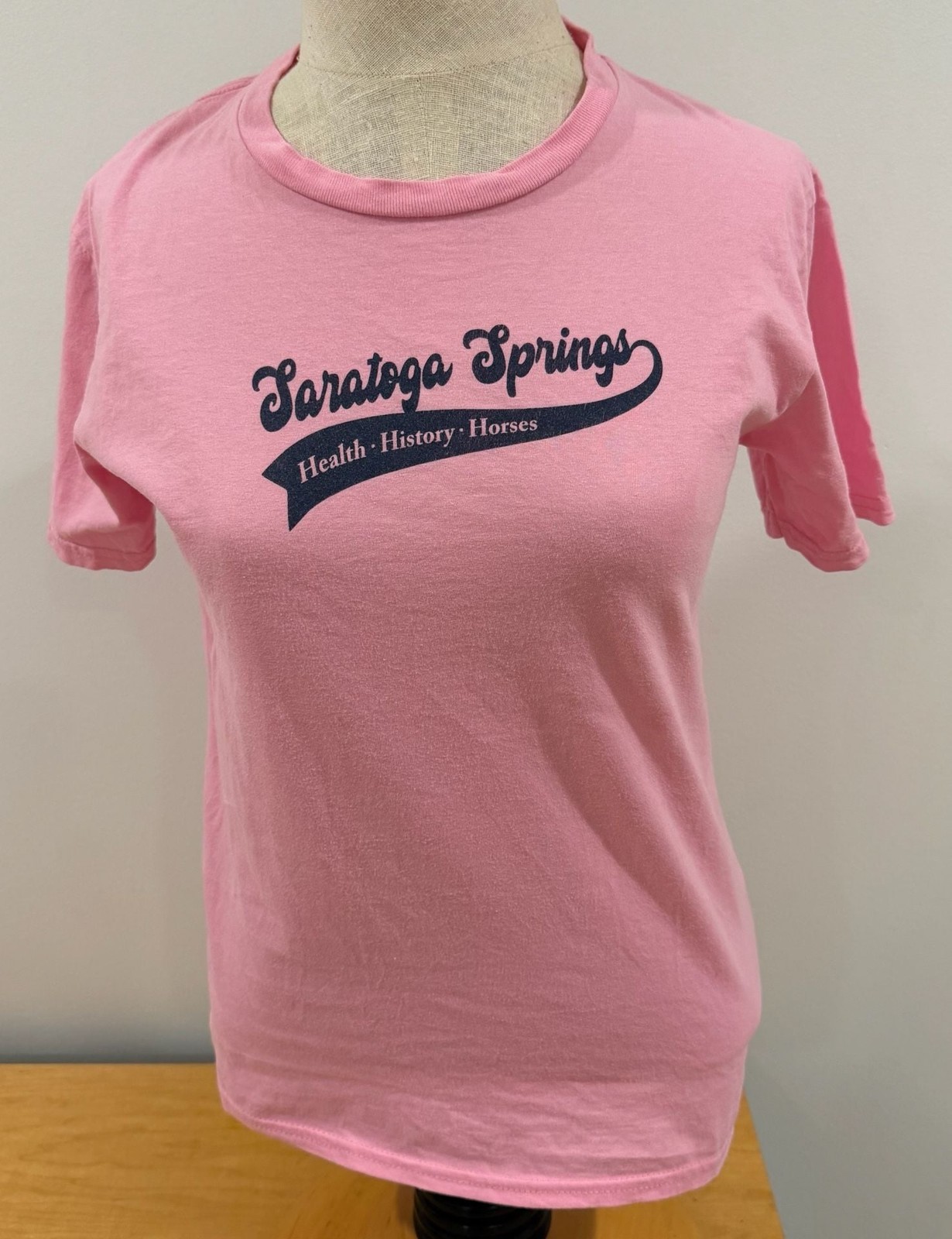 Port & Company Ring Spun Fan Favorite Saratoga Springs Pink Youth L T-Shirt Port & Company Ring Spun Fan Favorite Saratoga Springs Pink Youth L T-Shirt