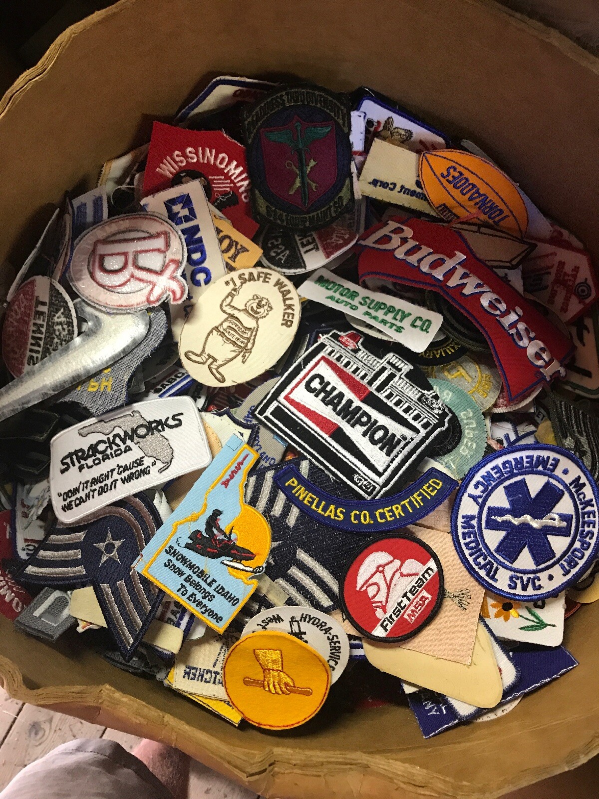 Lot 100 Vintage Sew Iron On Patches Random Mix Fashion Badges DIY
