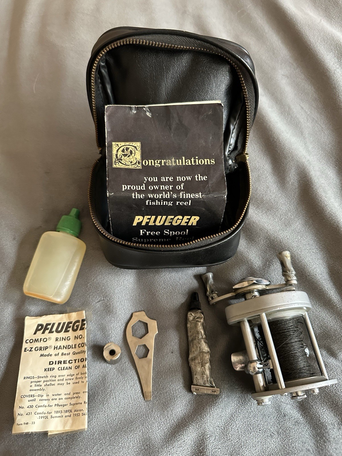 Pflueger 1575 Free Spool Supreme Reel Exc. Vintage Condition Made In Akron USA Pflueger 1575 Free Spool Supreme Reel Exc. Vintage Condition Made In Akron USA