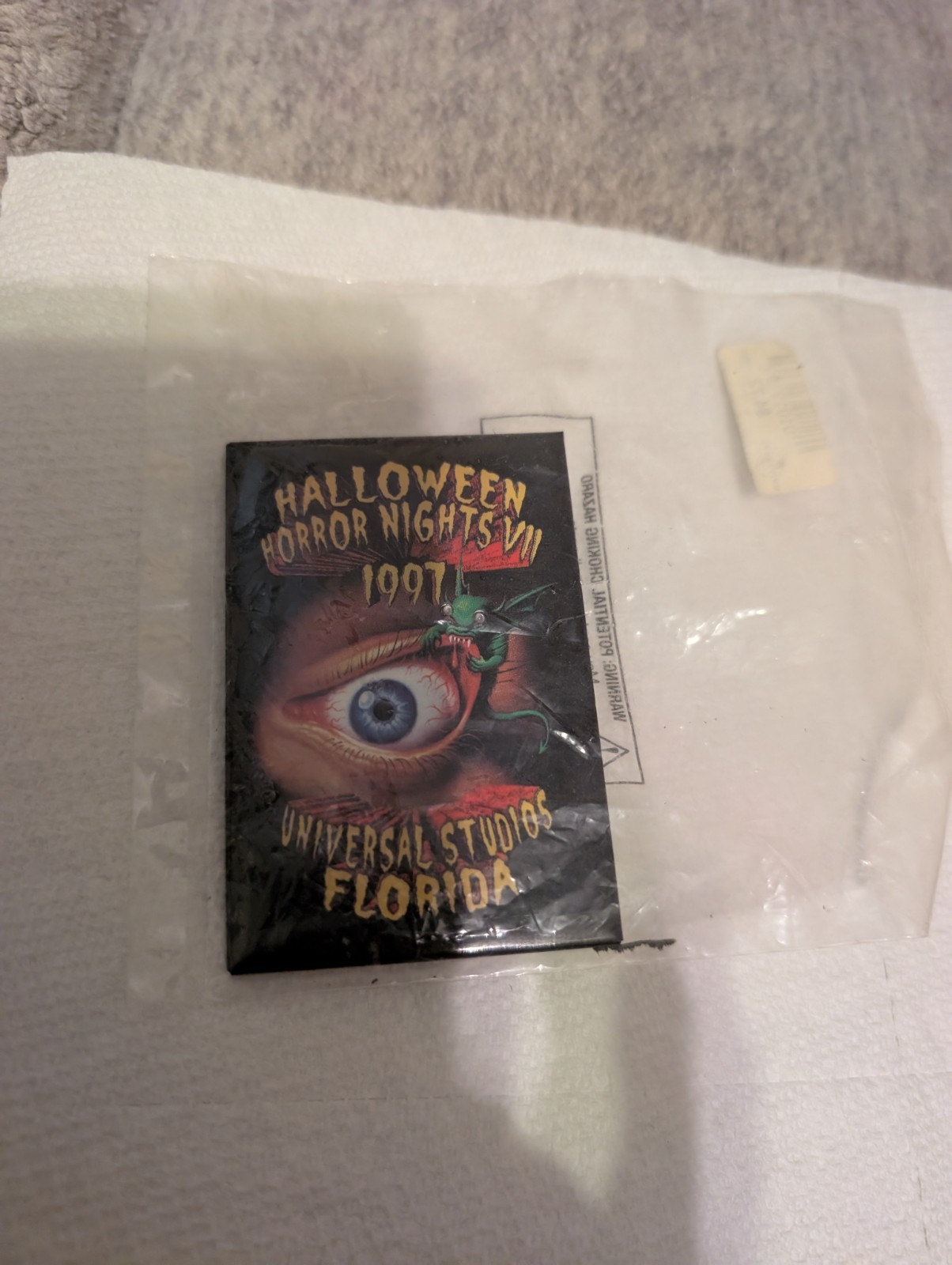 RARE 1997 HALLOWEEN HORROR NIGHTS Vll light up flicker pin mint sealed baggie RARE 1997 HALLOWEEN HORROR NIGHTS Vll light up flicker pin mint sealed baggie