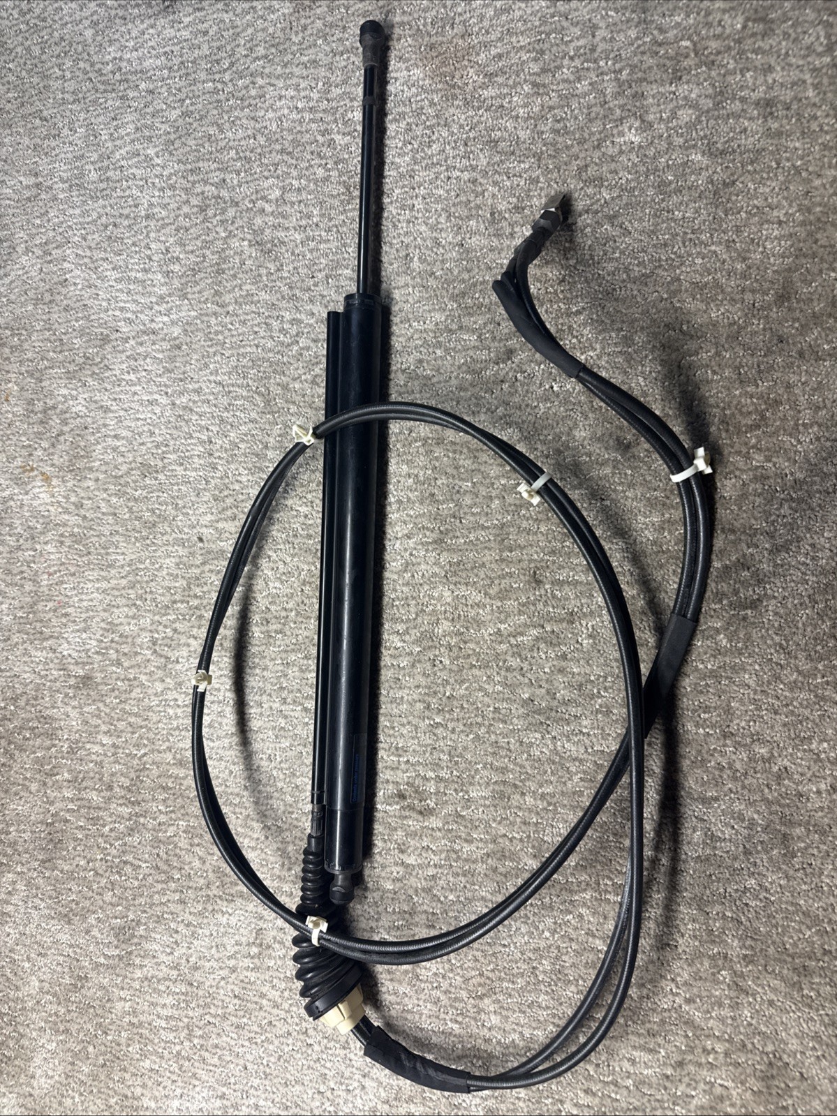 10-16 Cadillac SRX Power Open Close Tail Lift Hydraulic Cylinder Strut 20928645 10-16 Cadillac SRX Power Open Close Tail Lift Hydraulic Cylinder Strut 20928645