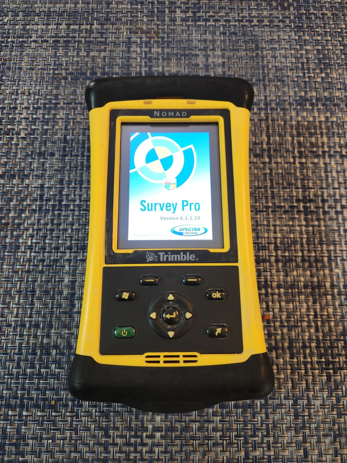 TRIMBLE NOMAD DATA COLLECTOR WITH SPECTRA PRECISION SURVEY PRO 6.1 SURVCE TDS