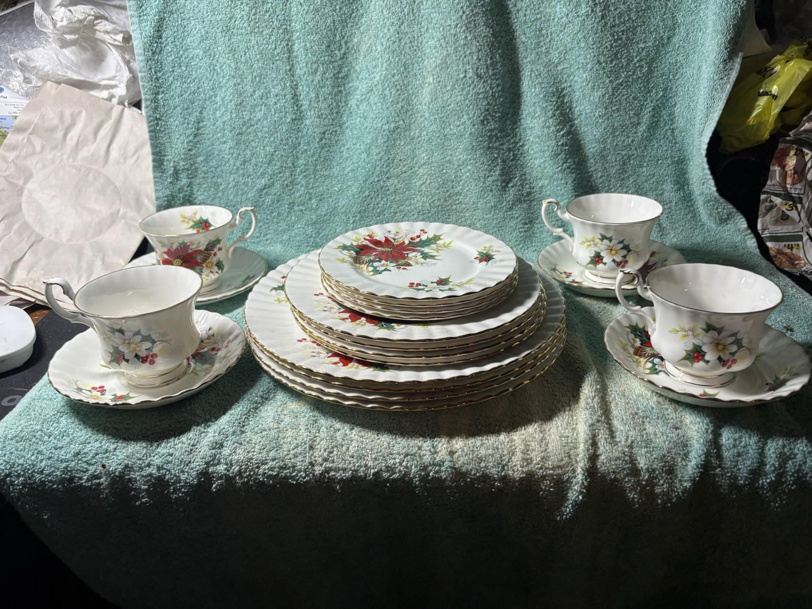 Rare 1976 Royal Albert Bone China Poinsetta Set Of 4 See Description