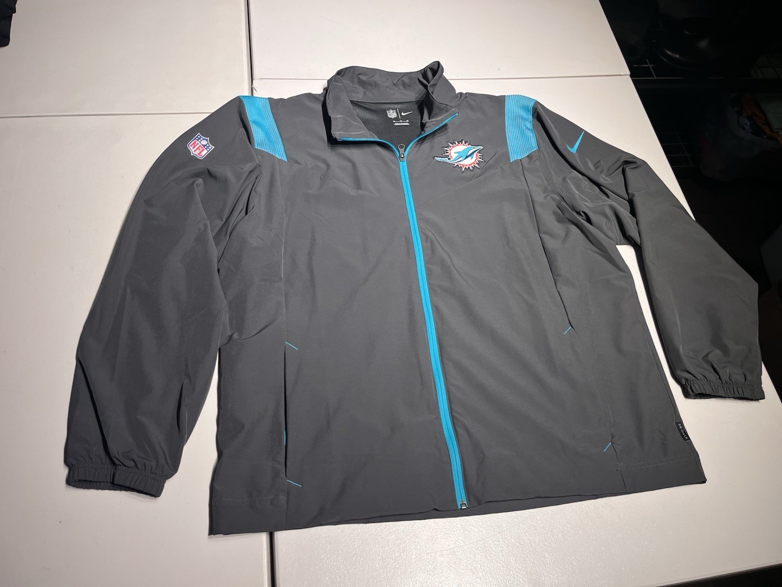 Miami Dolphins Jacket Men’s XL Nike Dri Fit NFL Football Lined Coat Polyester Miami Dolphins Jacket Men’s XL Nike Dri Fit NFL Football Lined Coat Polyester