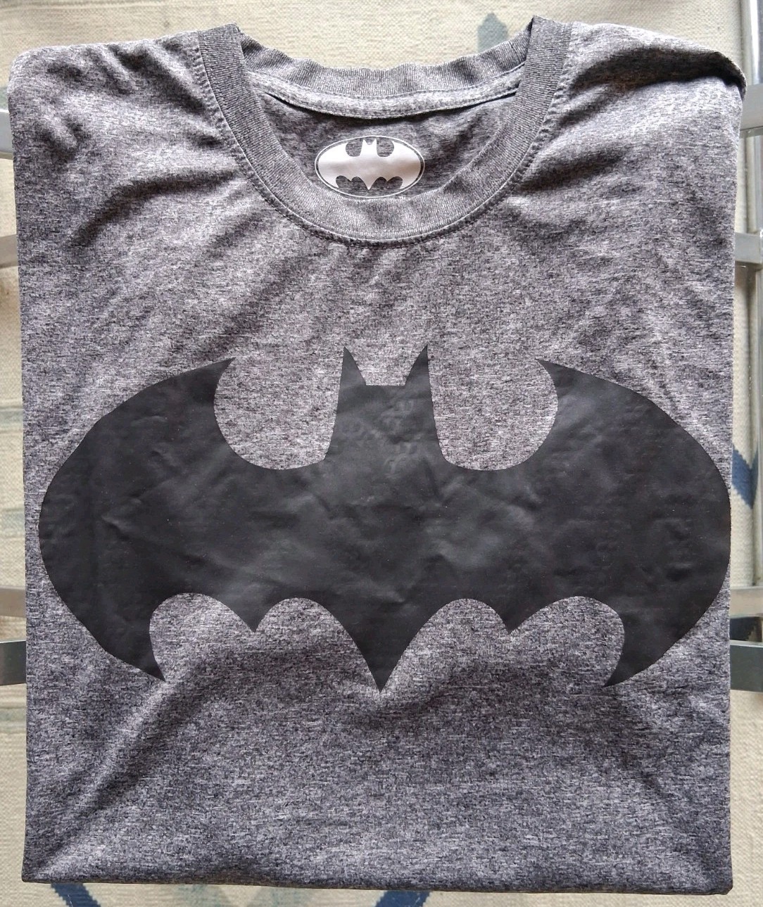 Batman Logo T-Shirt Large Gray Silver NEW DC Comics Graphic Tee Deadstock OOP
