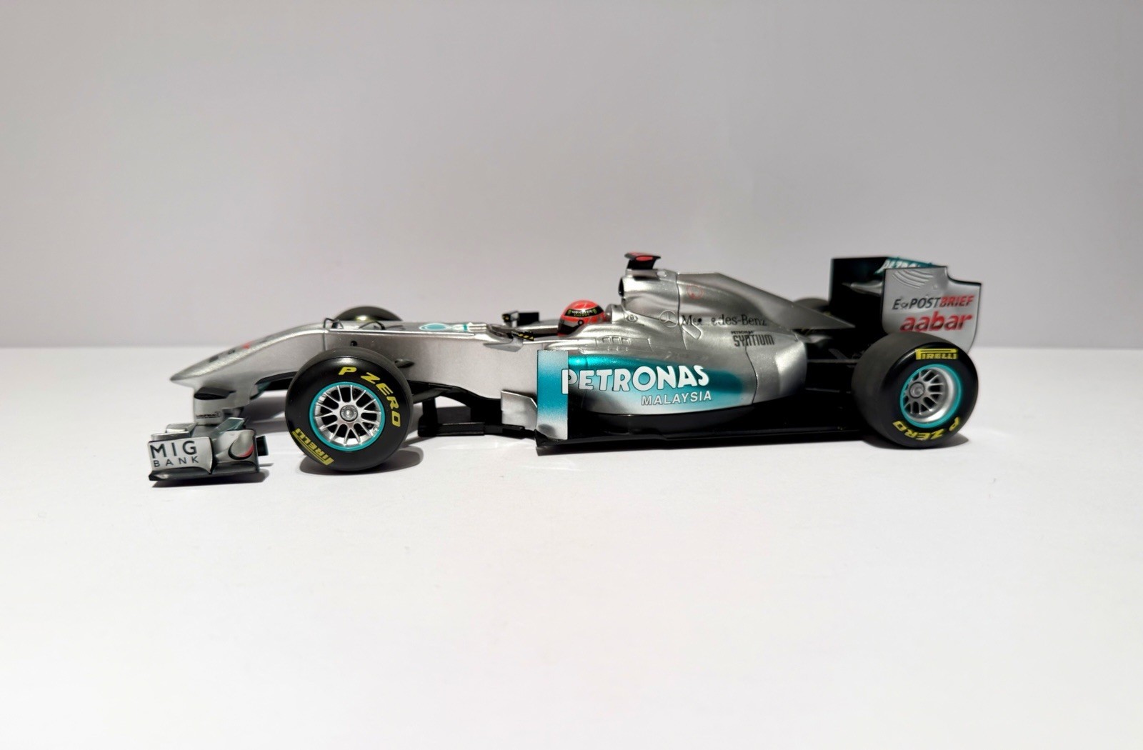 Minichamps Mercedes F1 MGP W01 Schumacher 2010 #7 1/18 Scale READ DESC.