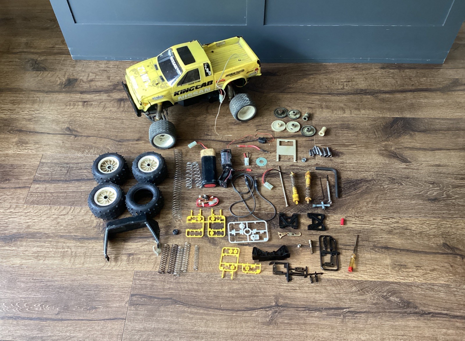 Vintage TAMIYA Nissan King Cab RC Truck Car W/ Extras UNTESTED Vintage TAMIYA Nissan King Cab RC Truck Car W/ Extras UNTESTED