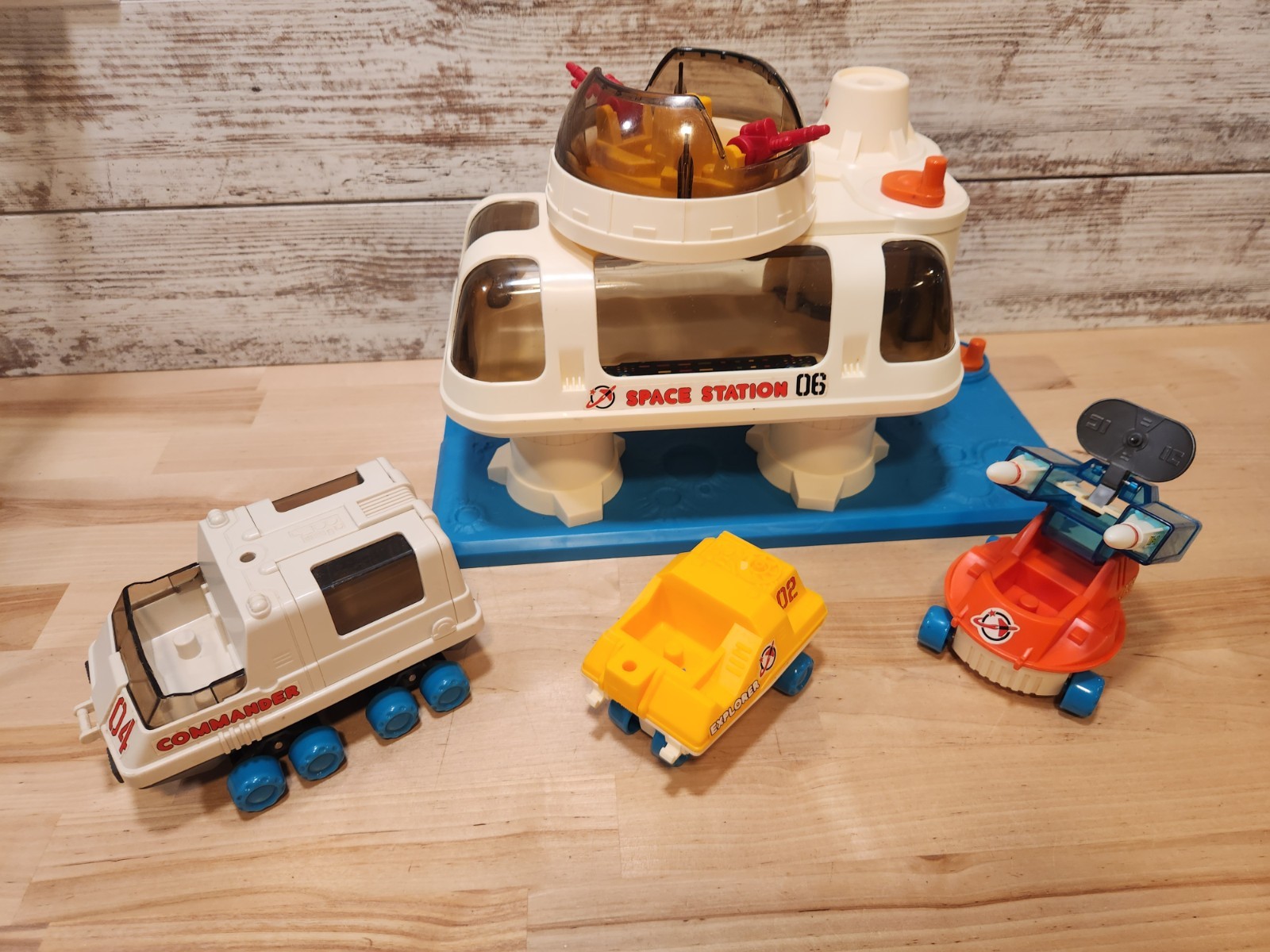 1984 Vintage Playworld Lil Playmates Space Station Playset INCOMPLETE BASE PART