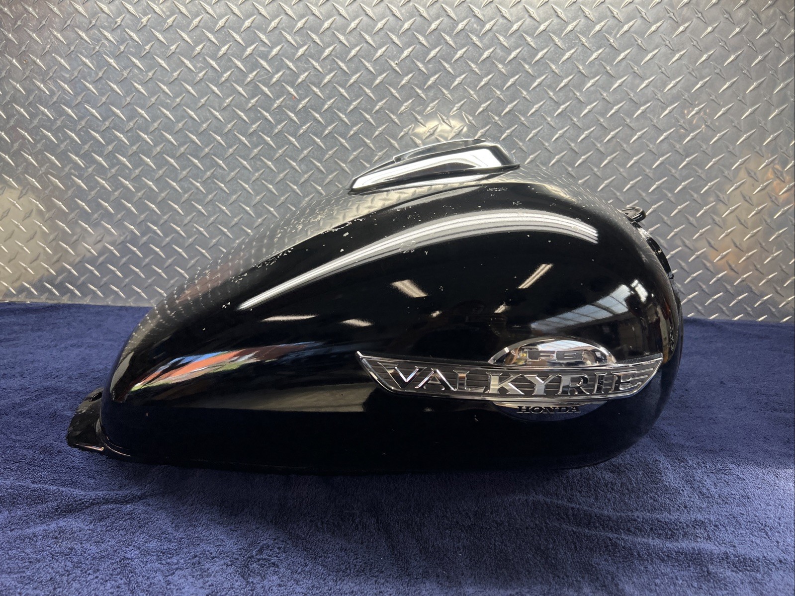 1999 HONDA VALKYRIE GL1500 OEM GAS TANK FUEL  RESERVOIR