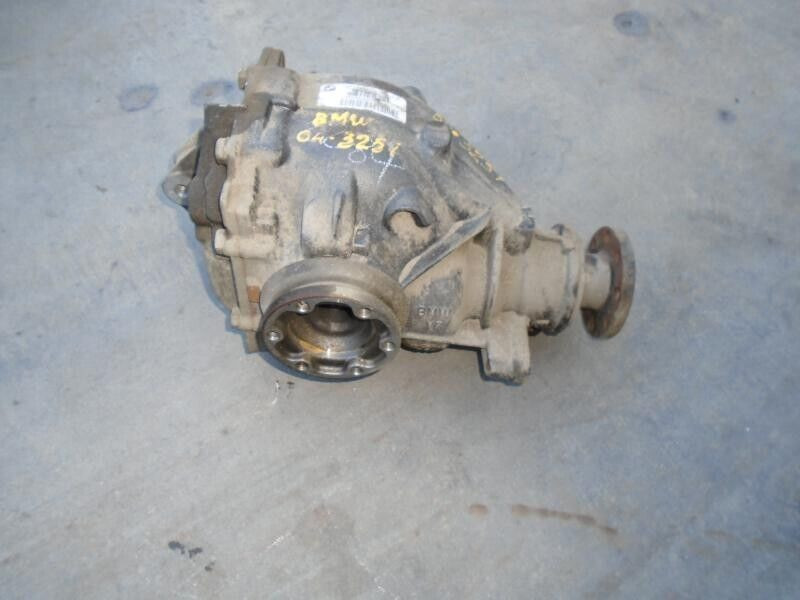 2001-2006 BMW 325i Automatic Rear Differential Carrie Assembly Used
