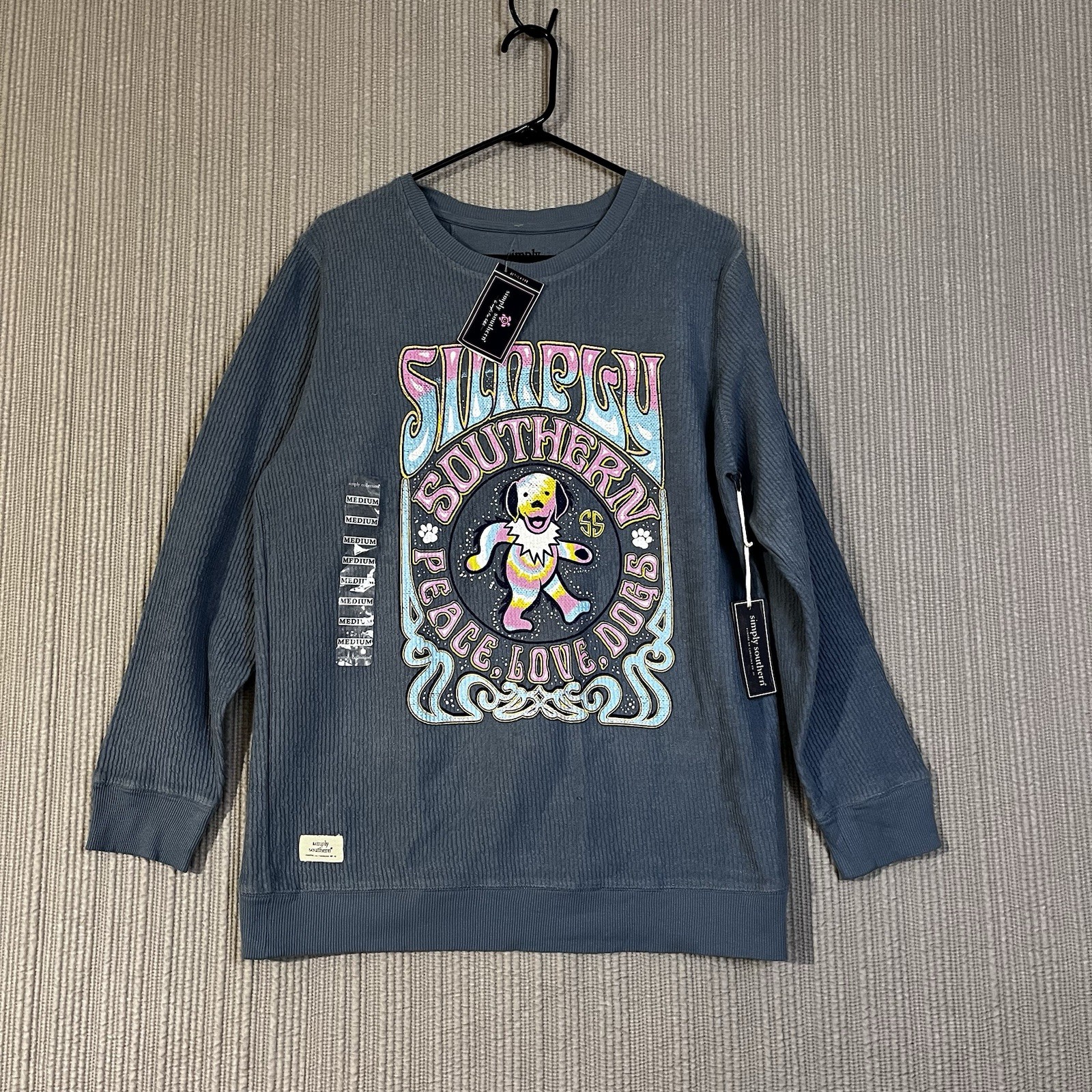 NWT Simply Southern Thermal Tee Shirt Peace Love Dogs Graphic T-shirt Womens M