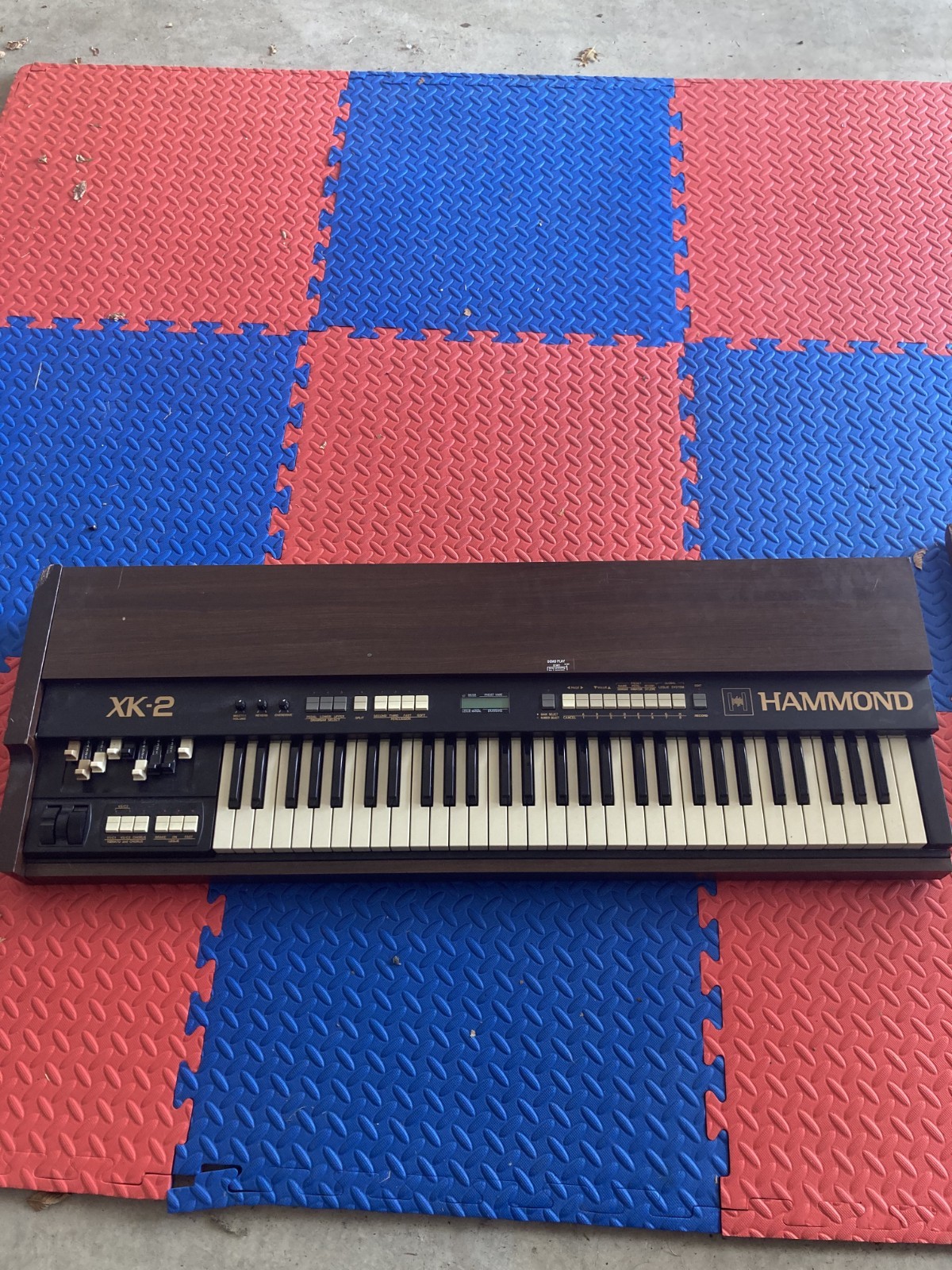Hammond XK-2 Organ (Used - Screen Not Working - Right Side Wood Panel Detached)
