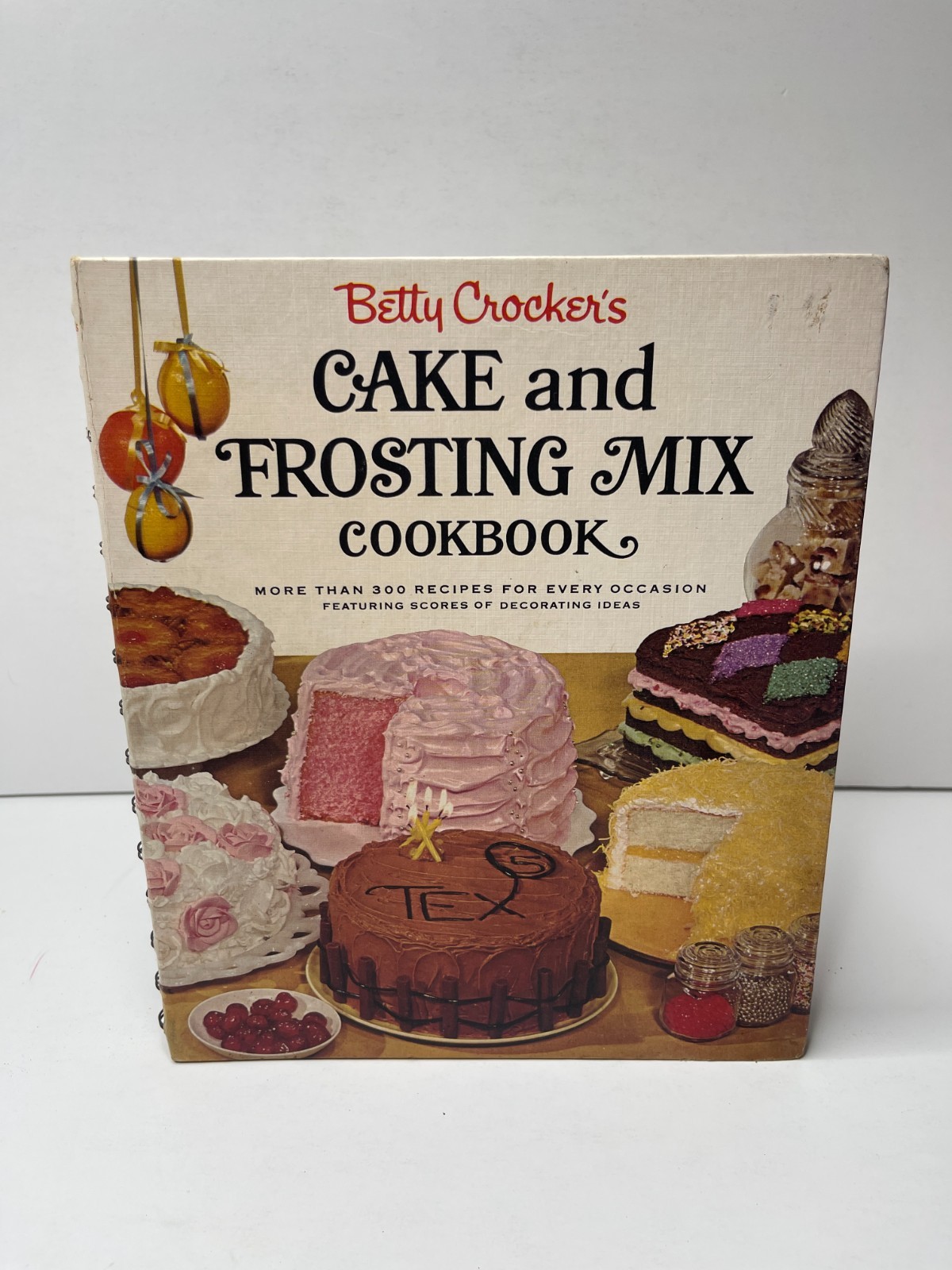 Vintage 1966 Betty Crocker Cake and Frosting Mix Cookbook First Edition 1st Prin