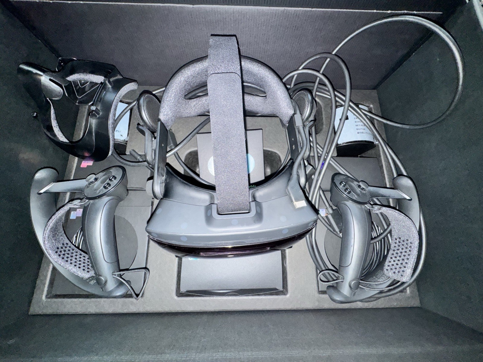 Valve Index VR Headset Full Kit w/ Controllers & Base Stations 144Hz Black